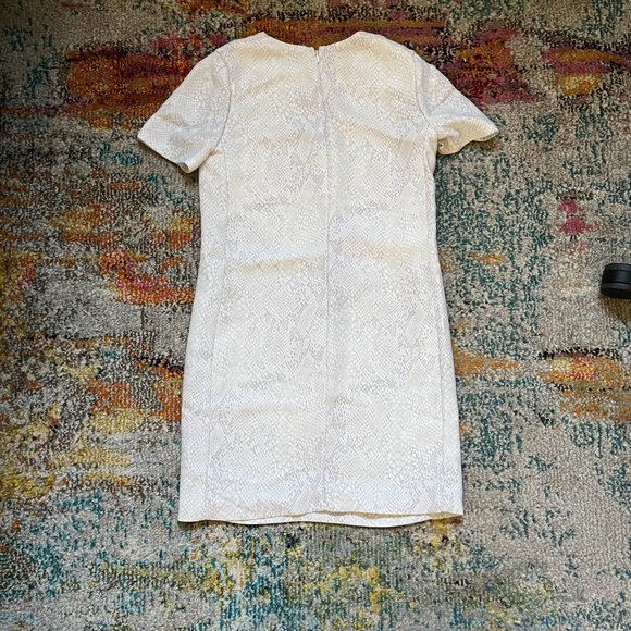 Aritzia Babaton Patricio Crepe Shift Dress in Gray Snake Print Size 00 - Picture 2 of 3